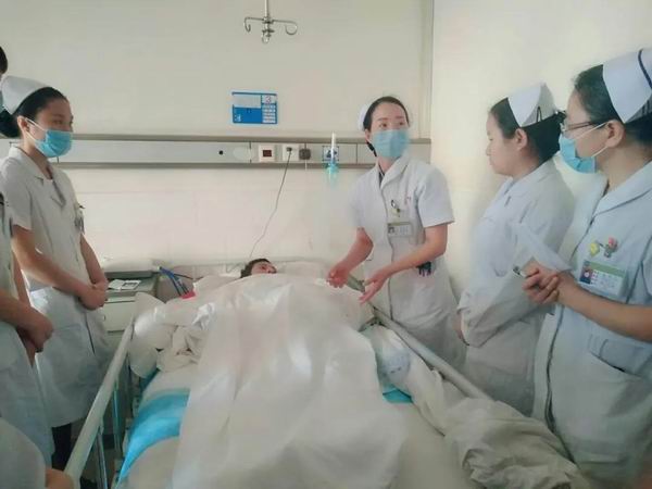 党员风采|心系患者的好护士——赵萍花(图4)